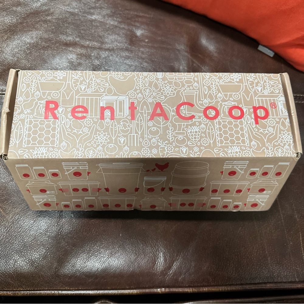 RentACoop Chick2Chicken DIY‎ Medium 4-Port Feeder Kit with Built-in Slider Por